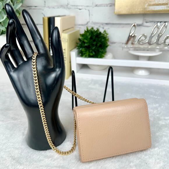 Gucci beige leather compact wallet wristlet with chain - Picture 2 of 16